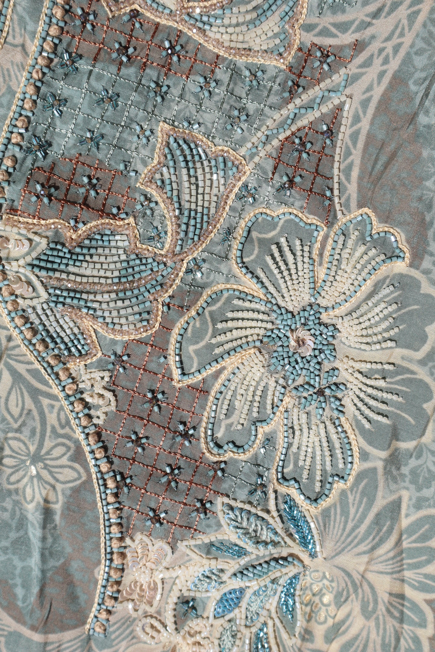 TB24 - Grey Mukhawar